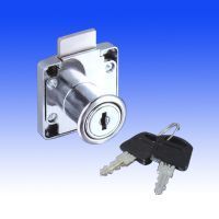 美力高五金制品廠-高要市金利鎮(zhèn)星西工業(yè)區(qū)-專業(yè)生產(chǎn)抽屜鎖、側(cè)面鎖、正面鎖、回爪螺母、麻雀臺(tái)、煙灰缸、七字吸盤板托系列-產(chǎn)品展廳